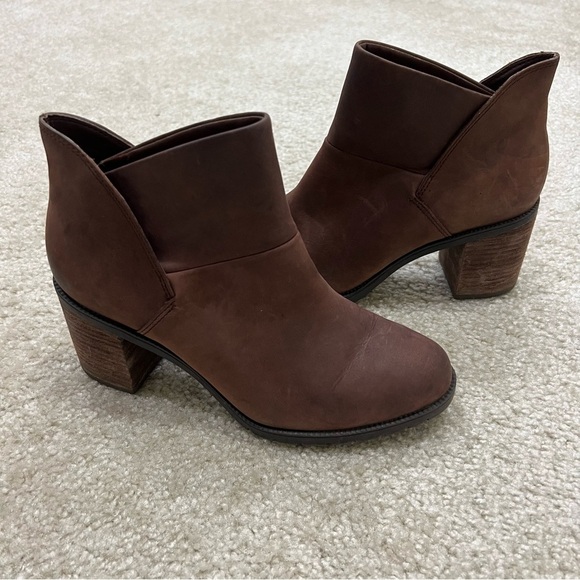 Clarks Malvet Helen 3” Heeled Leather Pull On Booties Boots Sz 8 Brown 60731120, - Picture 11 of 16